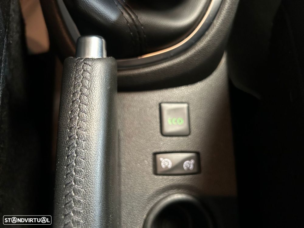 Renault Captur 1.5 dCi Exclusive — fotografia 31