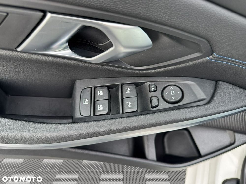 BMW Seria 3 318i M Sport - 12