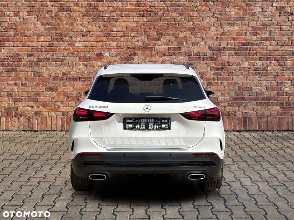 Mercedes-Benz GLA 220 mHEV 4-Matic AMG Line 8G-DCT - 4