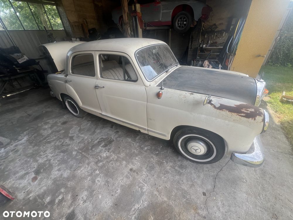 Mercedes-Benz W201 (190) - 2