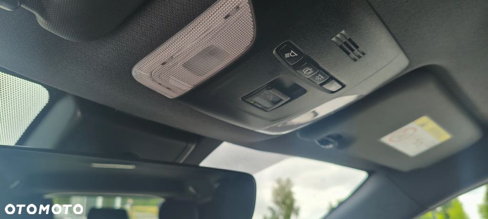 Toyota Corolla 1.8 Hybrid Executive - 29
