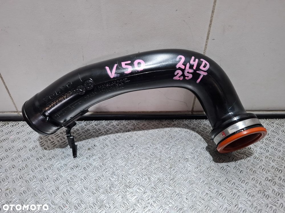 Rura intercoolera Volvo V50 S40 2,4D 2008 rok nr 30741235 - 1