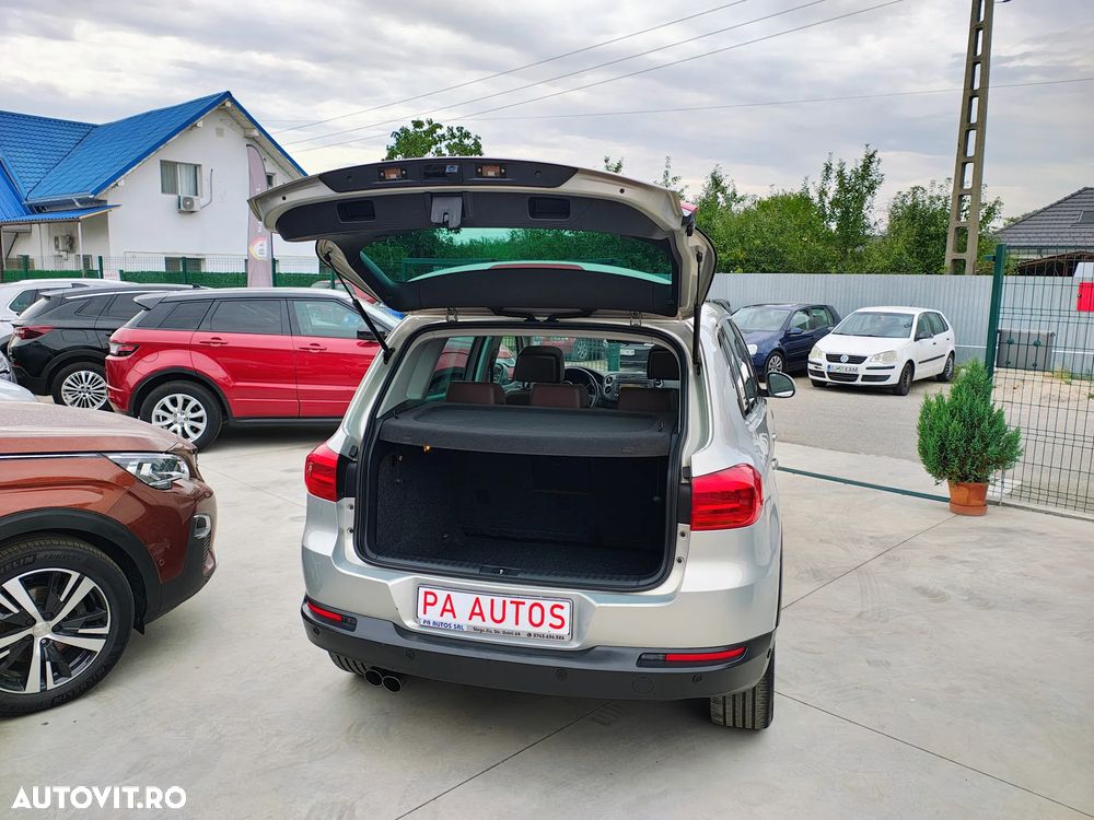 Volkswagen Tiguan 2.0 TDI DPF BlueMotion Technology Exclusive - 16