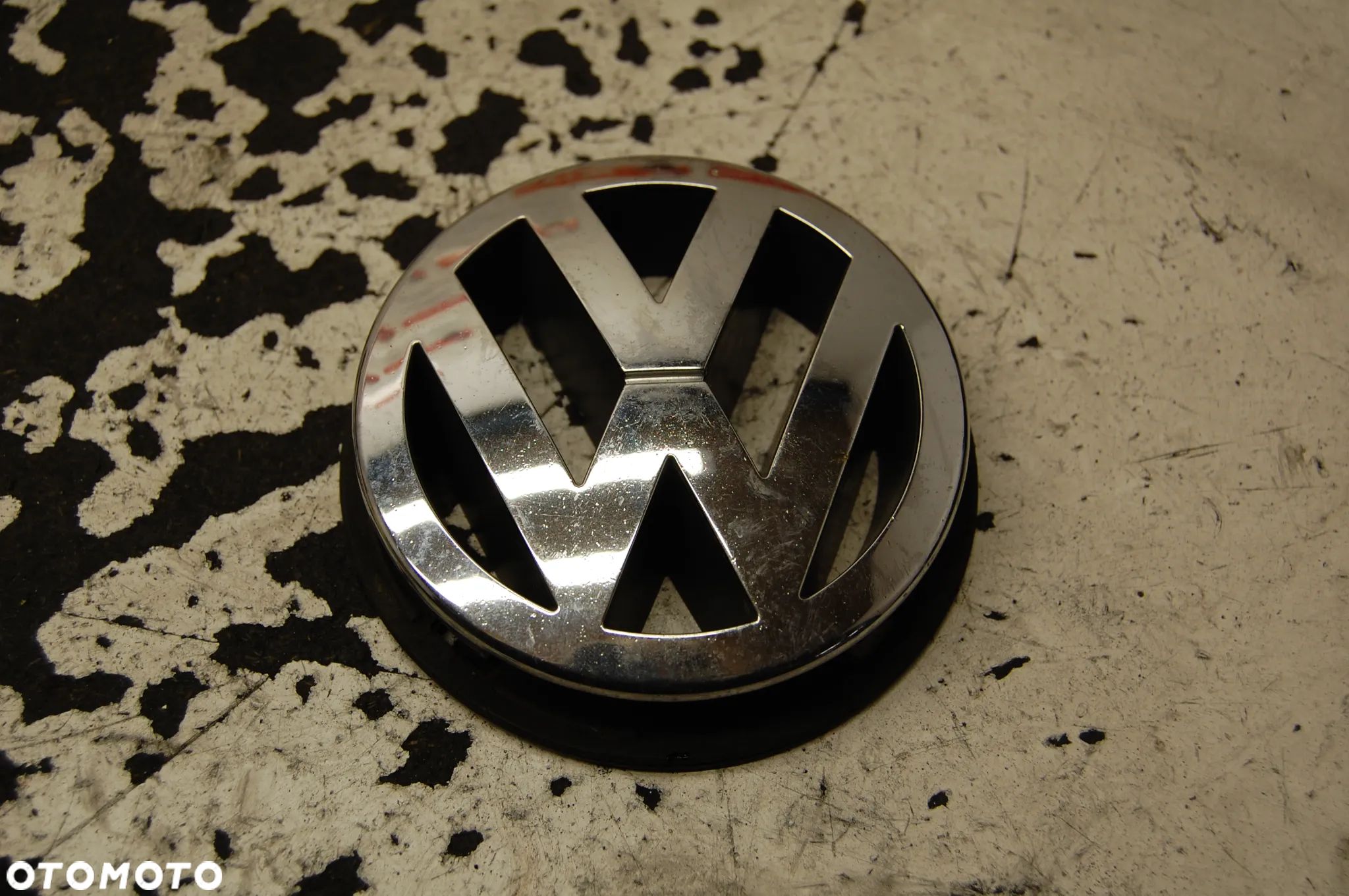 EMBLEMAT ZNACZEK GRILLA PRZÓD PRZEDNI 3D0853600A VW PHAETON - 1