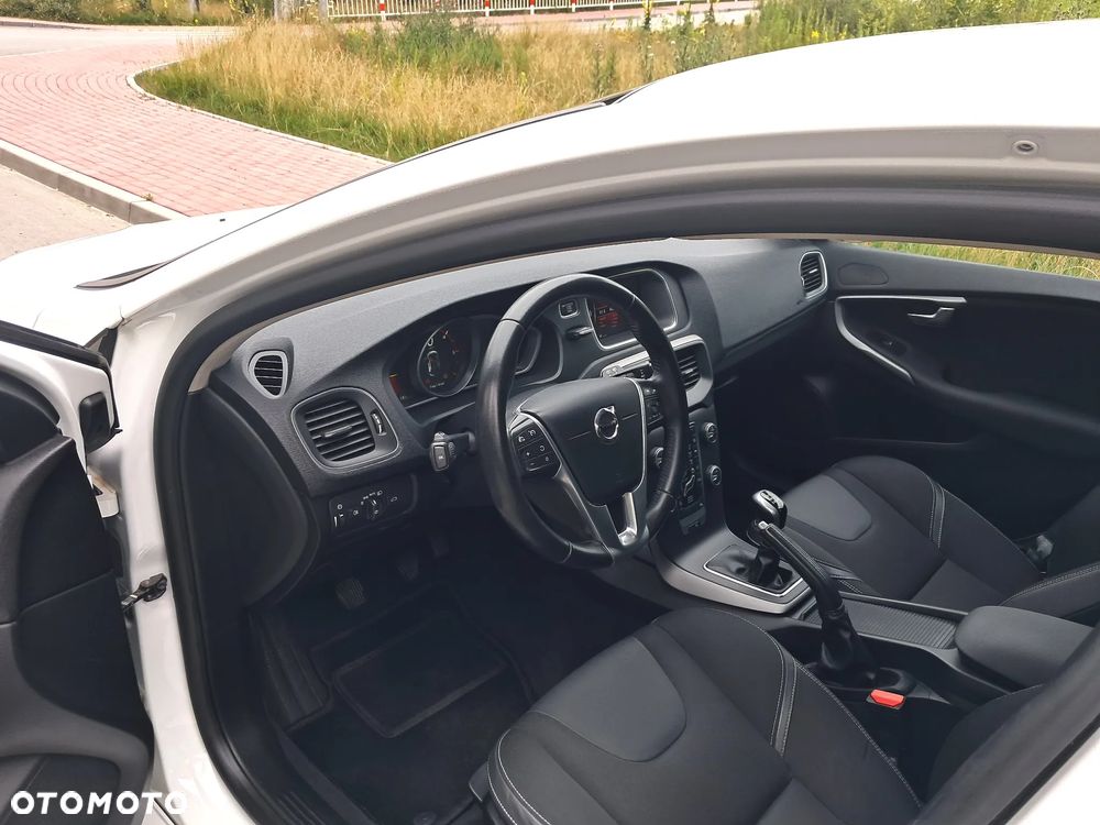 Volvo V40 D2 Momentum - 11