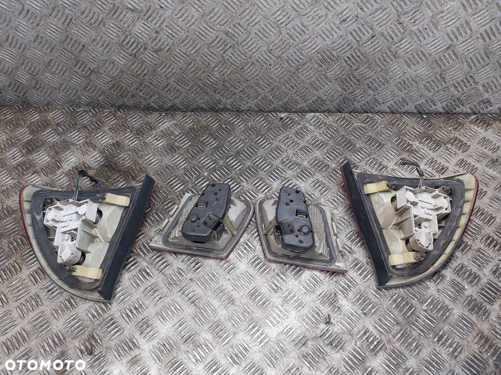 LAMPA LEWY TYŁ + PRAWY TYŁ W BŁOTNIK W KLAPĘ BMW E46 KOMBI TOURING ORI - 4