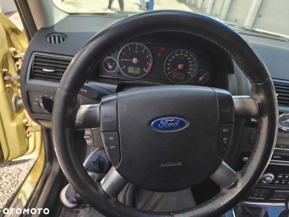 Ford Mondeo 1.8 Ambiente - 27