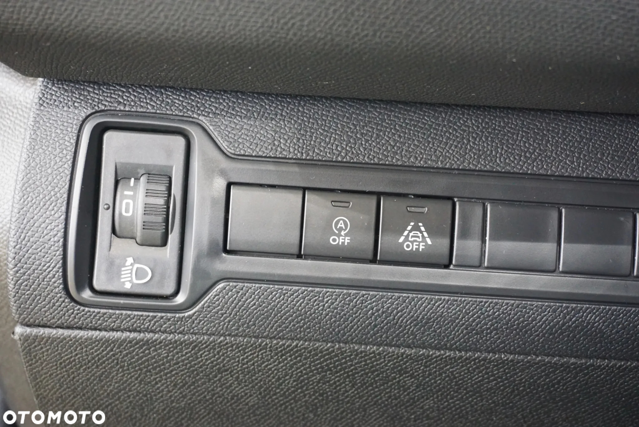Peugeot 308 1.5 BlueHDi Access S&S - 28