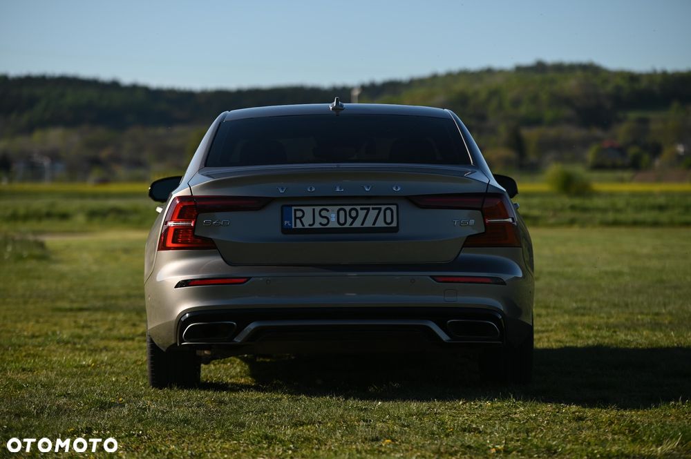 Volvo S60 T5 R-Design - 6