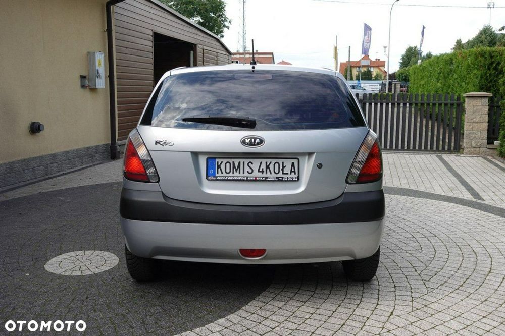 Kia Rio - 4