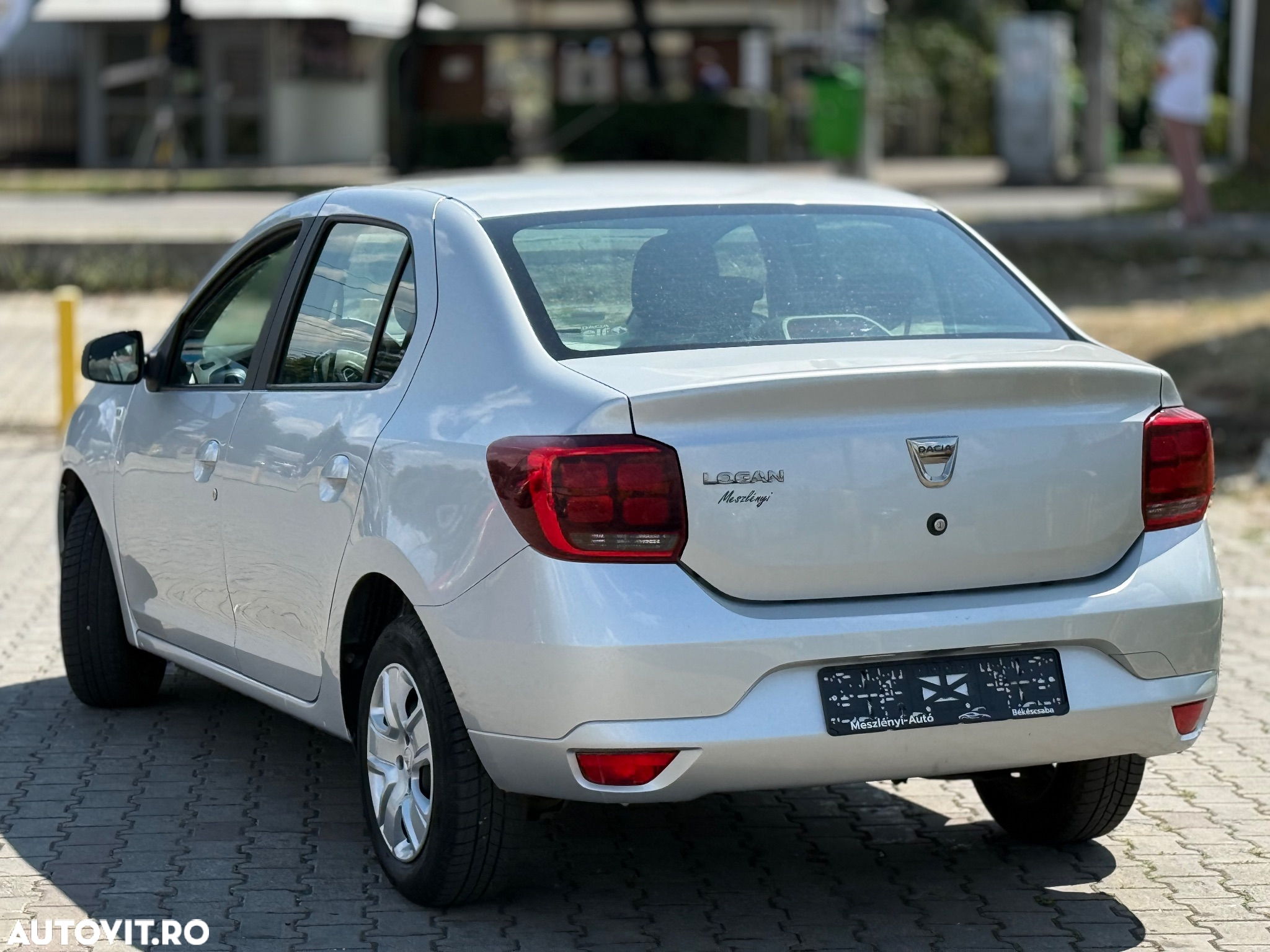 Dacia Logan TCe 90 Essential - 3