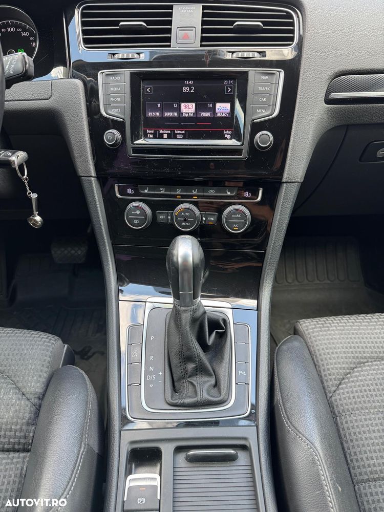 Volkswagen Golf 1.6 TDI DPF BMT DSG Highline - 10