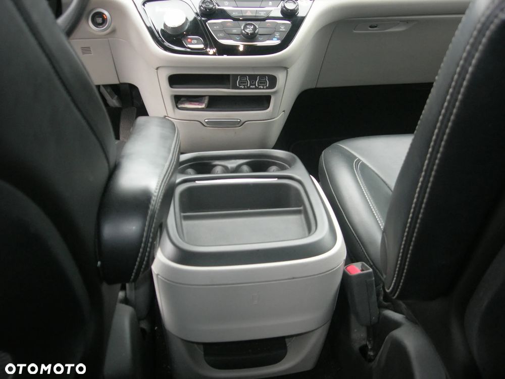 Chrysler Voyager - 13