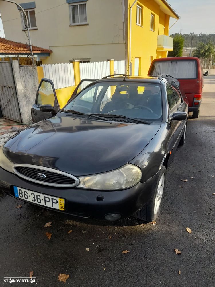 Ford Mondeo SW 1.8 TD Ghia - 11