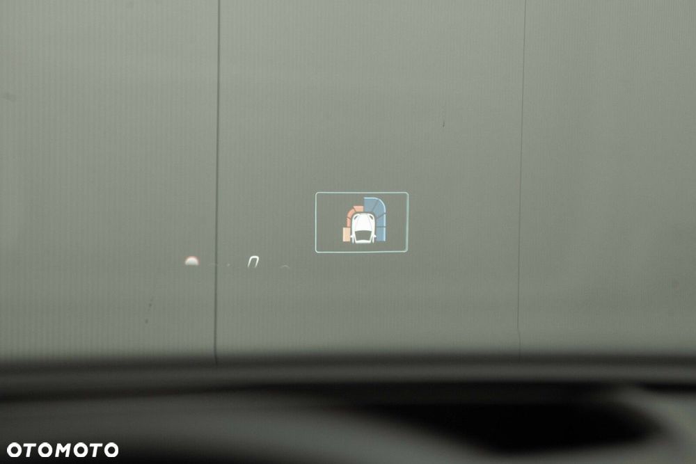 Mercedes-Benz GLC - 32