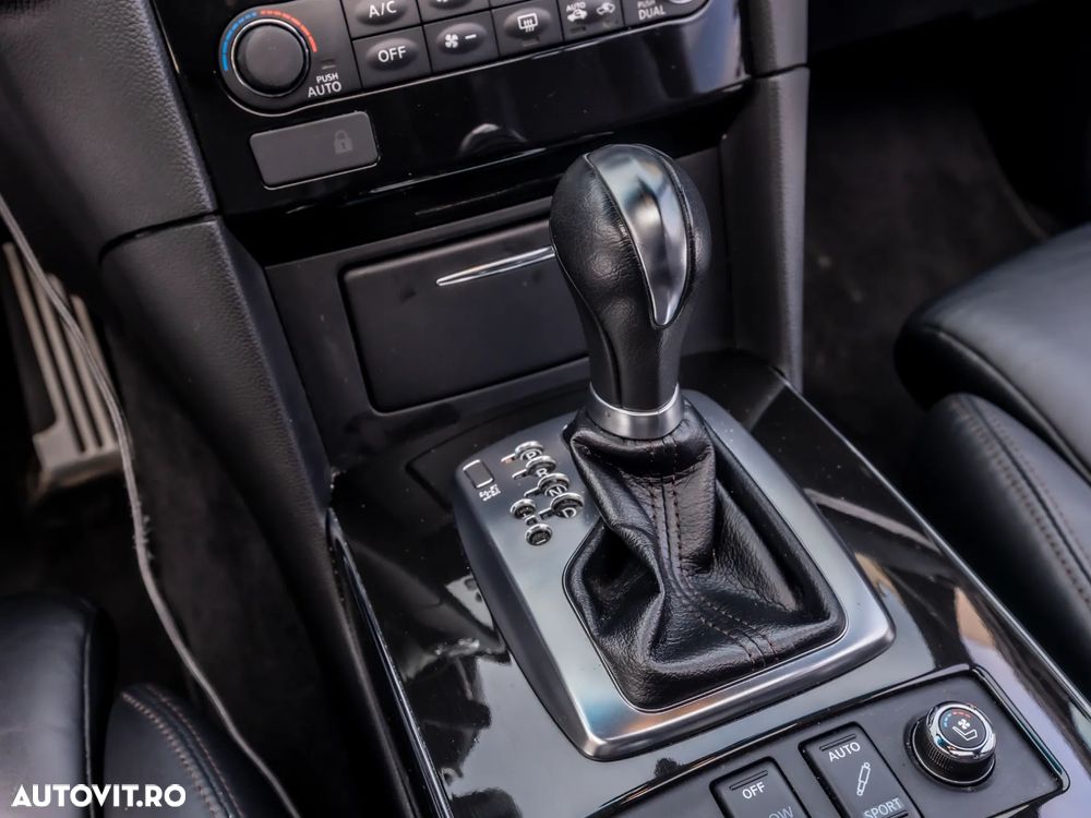 Infiniti QX70 5.0 AWD Aut. S Premium - 18