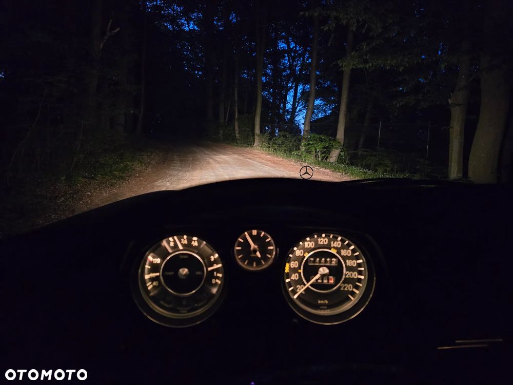 Mercedes-Benz 280 - 24