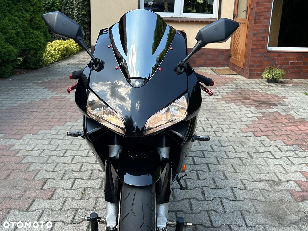Honda CBR - 8