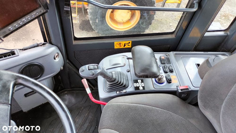 Komatsu WA 320 - 6 / 16500 kg / 4,5 m zasyp / klima / centralne smarowanie - 14