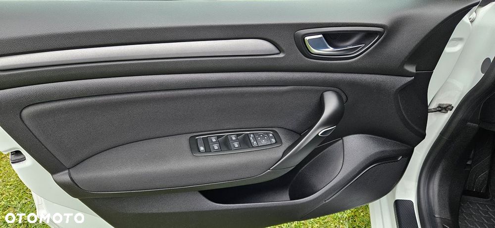 Renault Megane TCe 140 GPF EDC LIMITED - 7