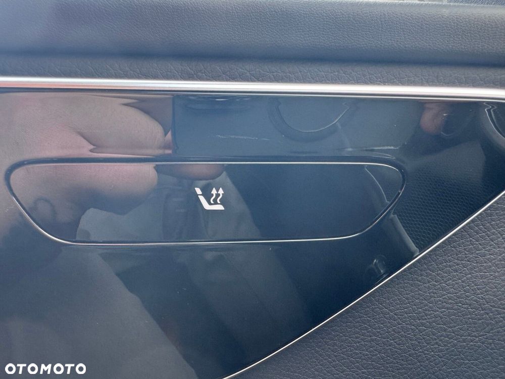 Mercedes-Benz Klasa C 180 mHEV AMG - 26