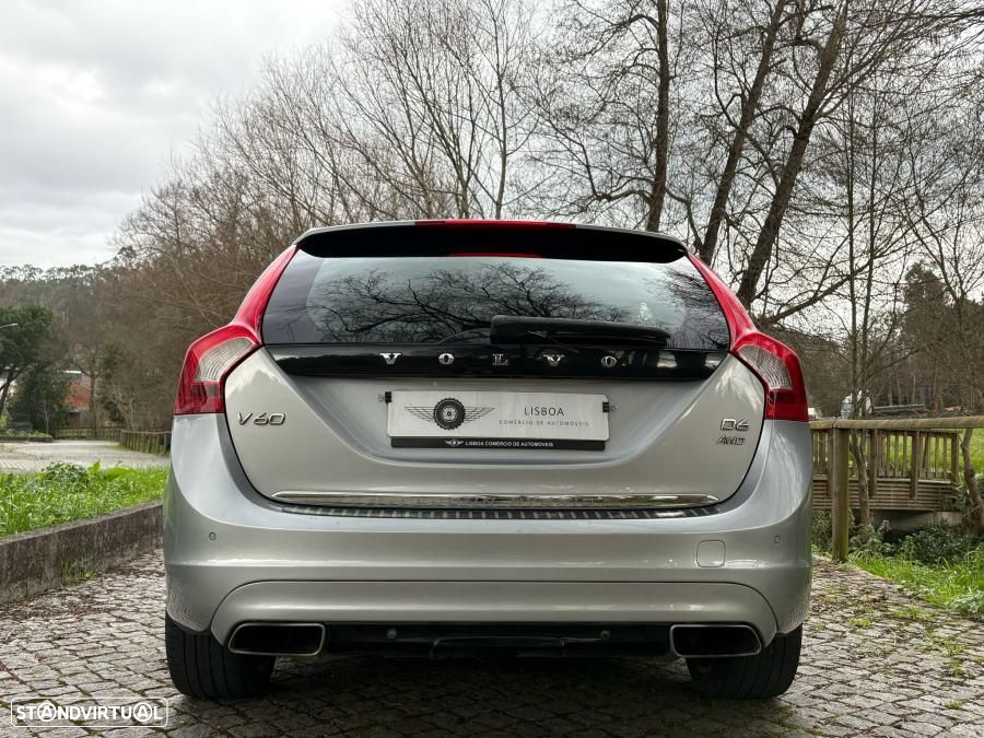 Volvo V60 2.4 D6 Summum AWD Phev - 16