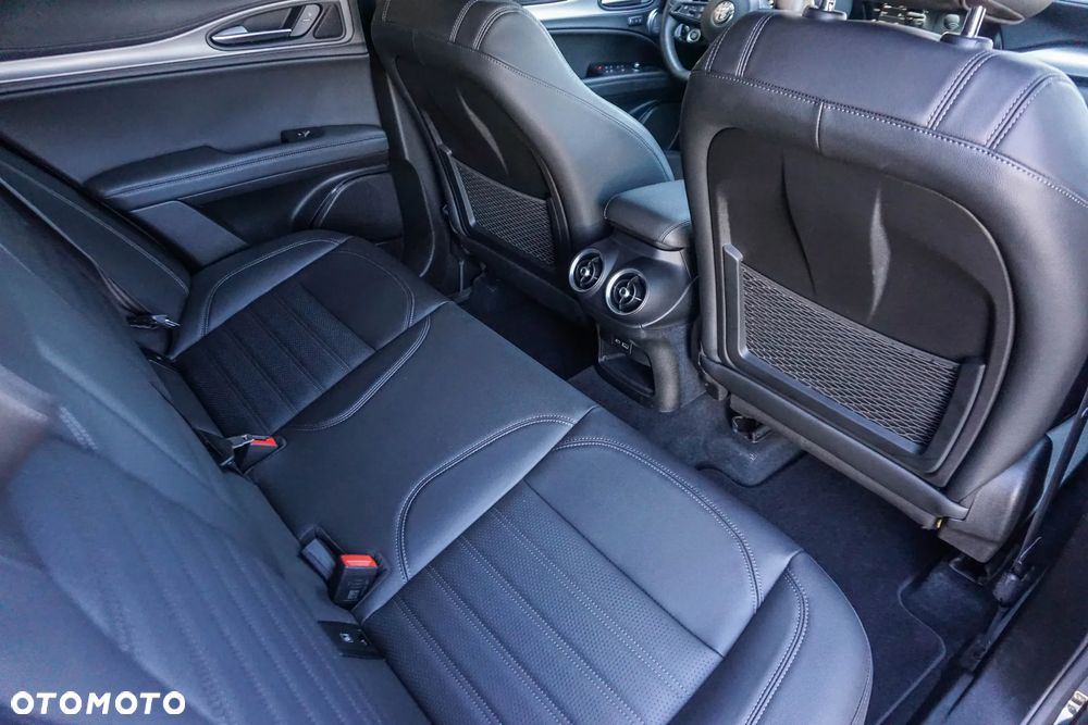 Alfa Romeo Stelvio 2.0 Turbo Veloce Q4 - 35