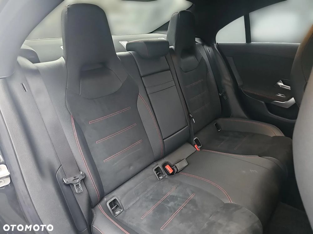 Mercedes-Benz CLA 200 4Matic 8G-DCT AMG Line - 12