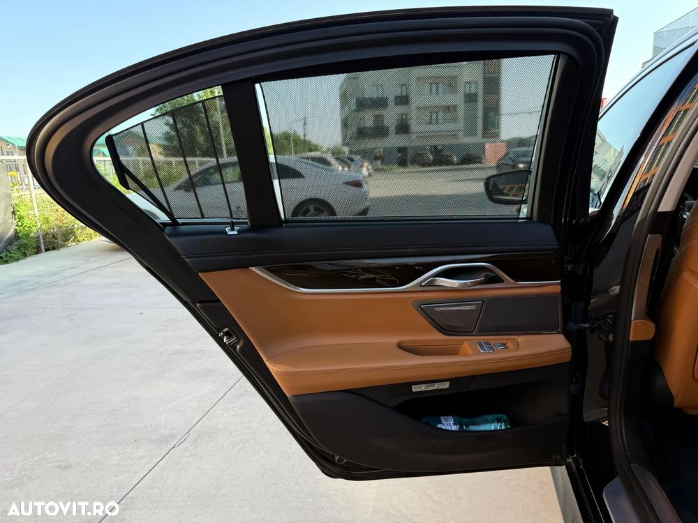 BMW Seria 7 740d xDrive - 24