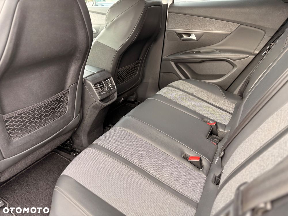Peugeot 3008 PureTech 130 Stop & Start GPF EAT8 Allure - 17