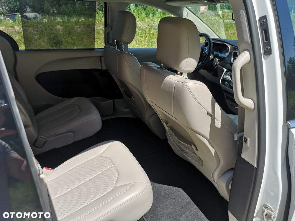 Chrysler Pacifica - 37