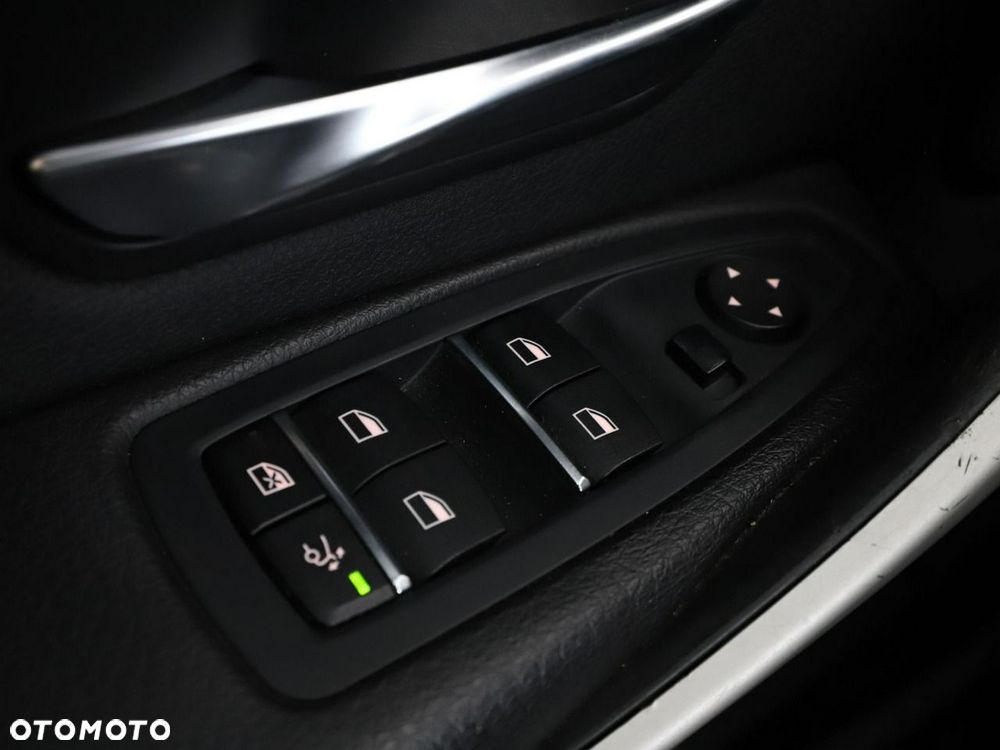 BMW Seria 3 318d Advantage - 34