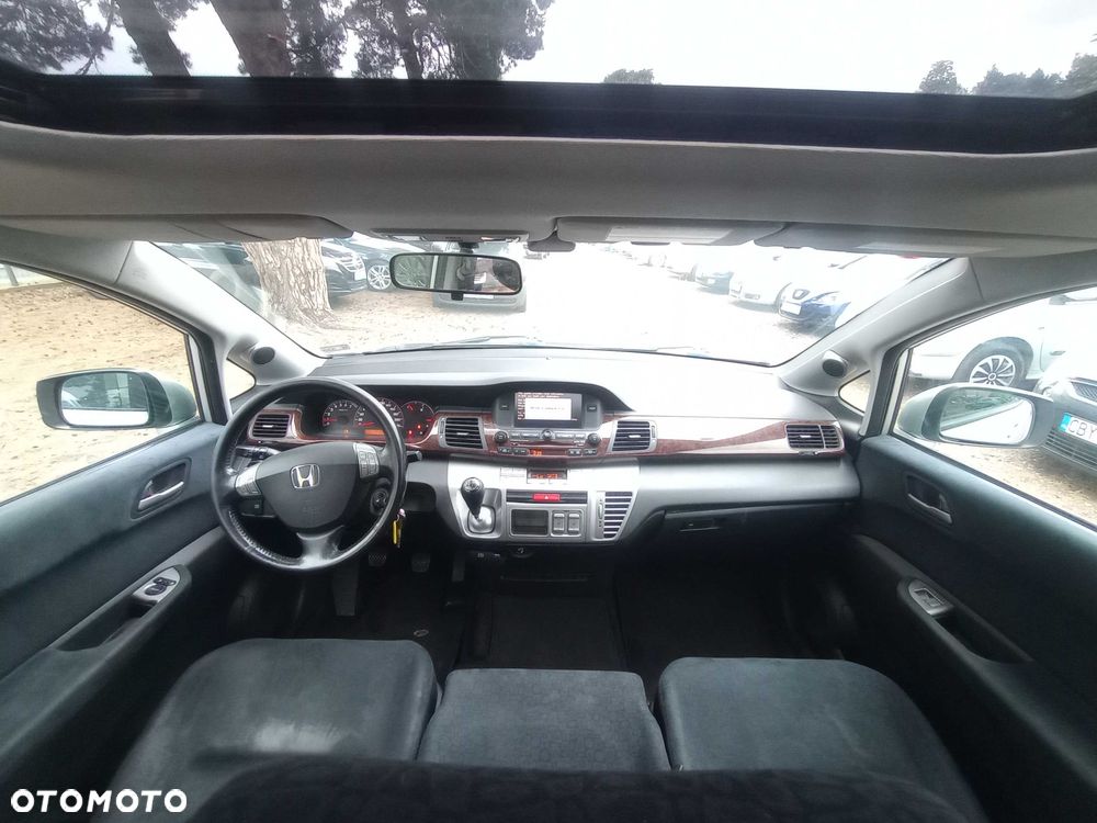 Honda FR-V - 5