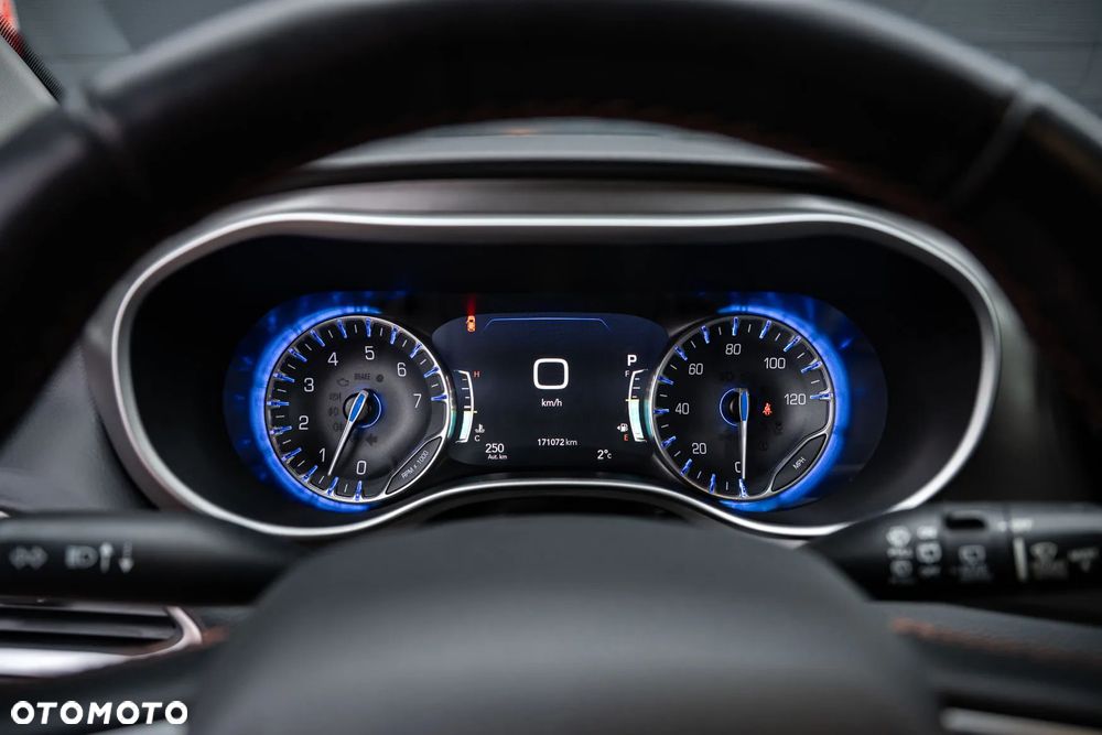 Chrysler Pacifica - 13