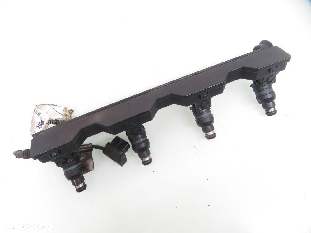 LISTWA WTRYSKOWA BMW E36 316 i M40 B16 1727234 - 1
