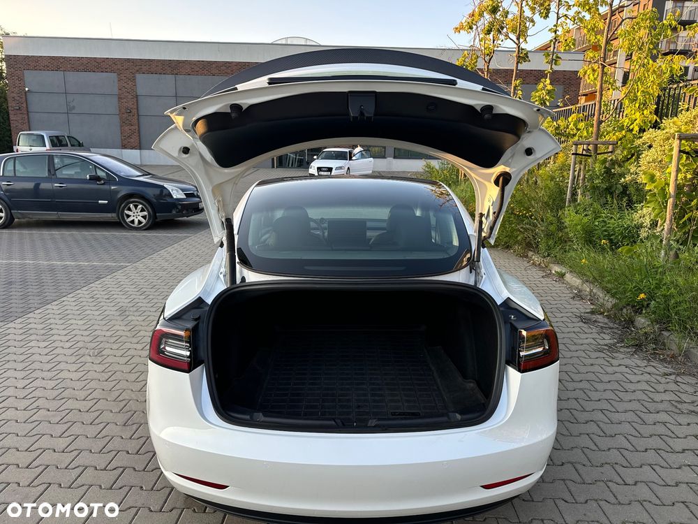 Tesla Model 3 - 14