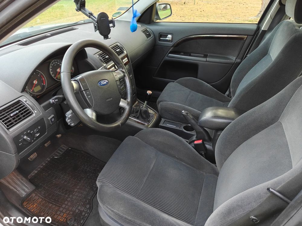 Ford Mondeo - 9