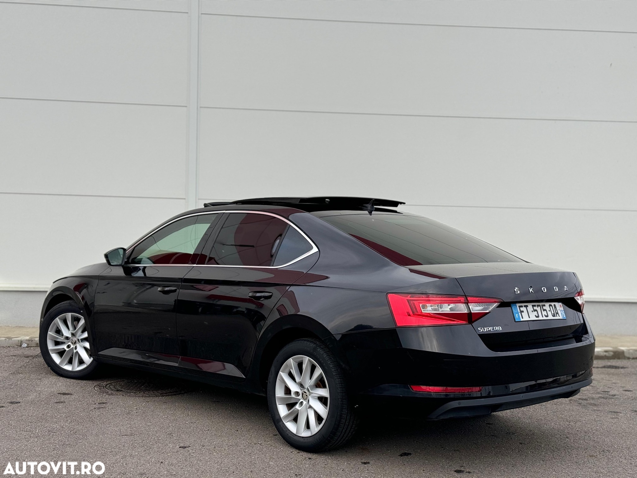 Skoda Superb 2.0 TDI DSG Ambition - 24