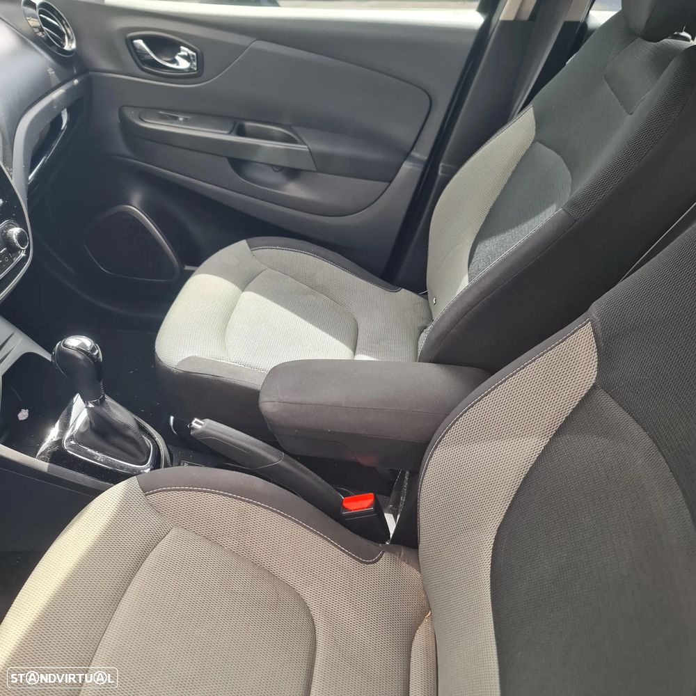 Renault Captur 1.5 dCi Exclusive EDC - 7