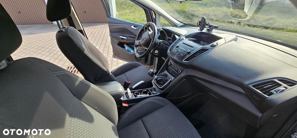 Ford Grand C-MAX - 11