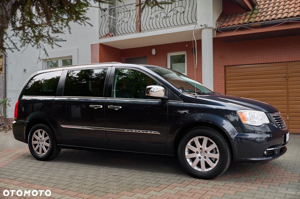 Chrysler Town & Country 3.6 Limited - 15