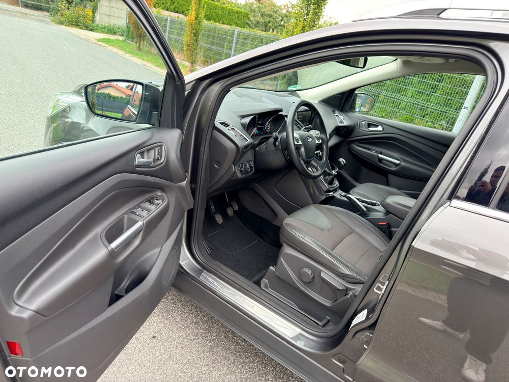 Ford Kuga 1.5 EcoBoost 2x4 Business Edition - 28