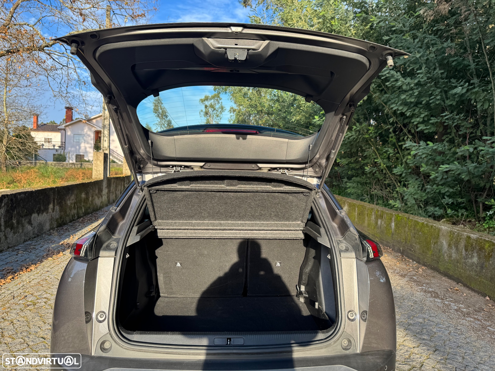 Peugeot 2008 1.2 PureTech Active Pack EAT8 - 11