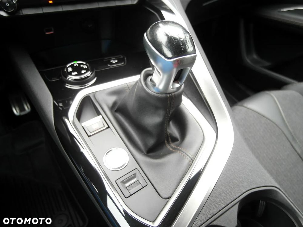 Peugeot 3008 HDi FAP 150 Platinum - 32