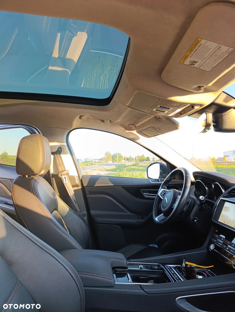 Jaguar F-Pace 2.0 i4P AWD Prestige - 4