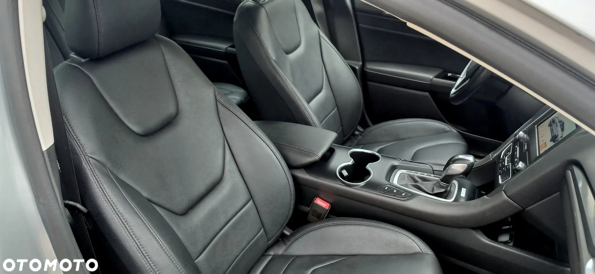 Ford Mondeo 2.0 Hybrid Titanium - 12