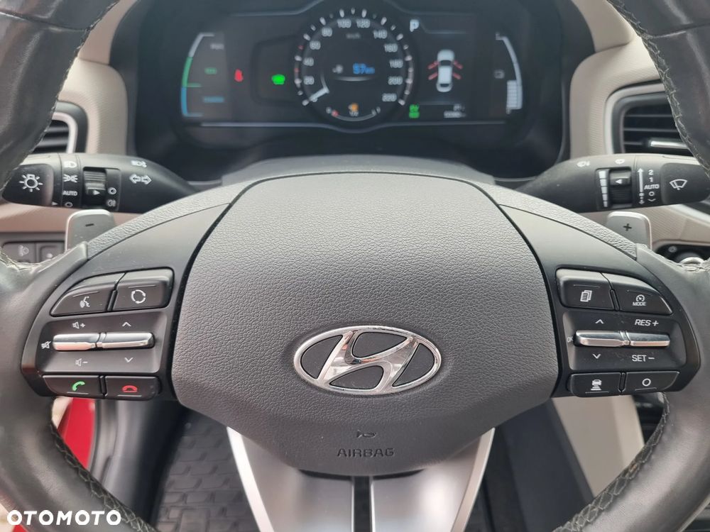 Hyundai IONIQ Hybrid Premium - 24