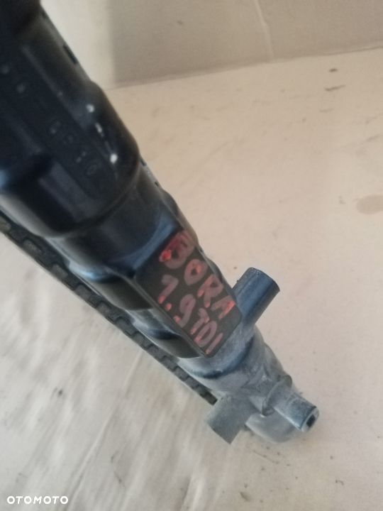 Chłodnica wody płynu VW Bora 1.9 TDI - 3