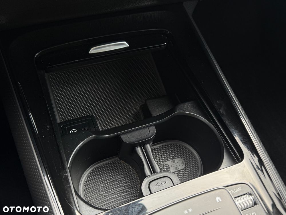 Mercedes-Benz GLB 200 d Progressive 8G-DCT - 24