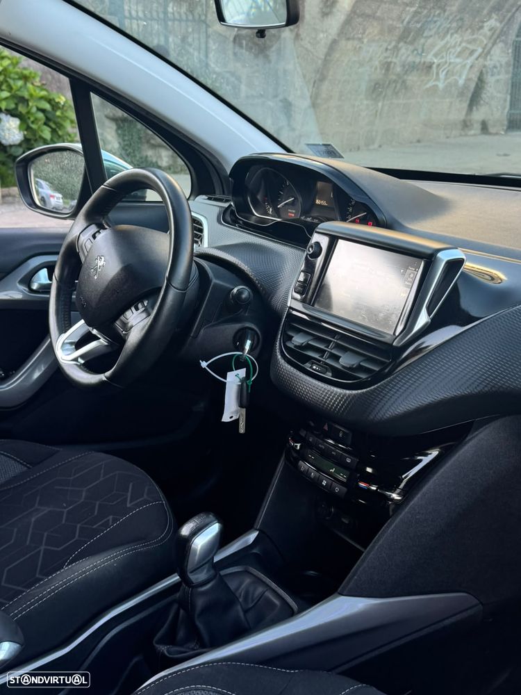 Peugeot 2008 1.6 BlueHDi Style - 4